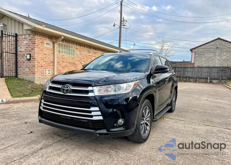 2018 Toyota Highlander Se z USA, uszkodzony, nr VIN 5TDKZRFH6JS541343